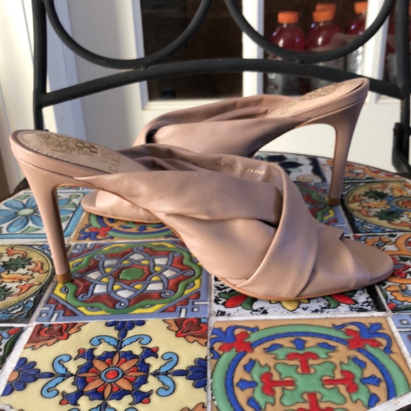 Vince Camuto Shoes - Vince Camuto NWOT Tan Slingback Mule Heels with Crossover Design